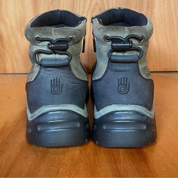 Womens 6 Teva Suede Slip On Hiking Boots Brown SEF1052 - Picture 4 of 8